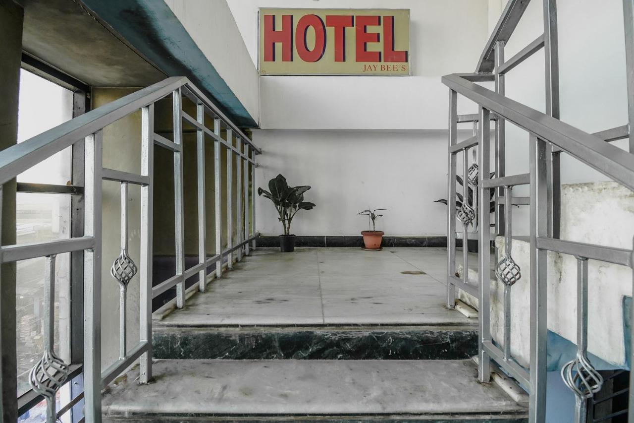 Oyo Flagship 71156 Hotel Jaybee'S Дибругарх Экстерьер фото