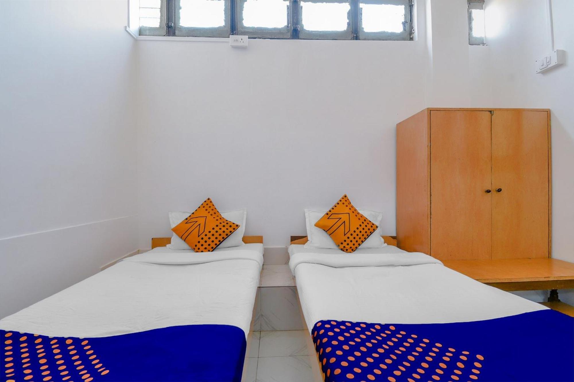 Oyo Flagship 71156 Hotel Jaybee'S Дибругарх Экстерьер фото